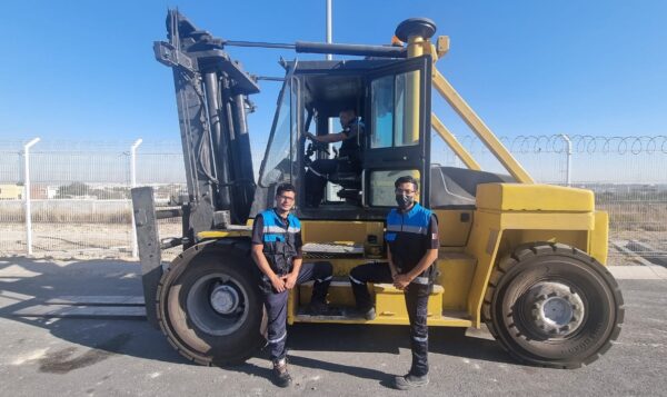 MONTACARGAS 16 TONELADAS Renta de Montacarga de 15 Toneladas en Monterrey | Maniobras del Norte