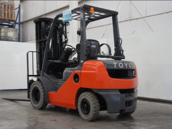 montacargas 2.5 toneladas Renta de Montacarga de 2 Toneladas en Monterrey | Maniobras del Norte